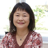 講師 小川いづみ（日本音楽療法学会認定音楽療法士・リトミック指導士）